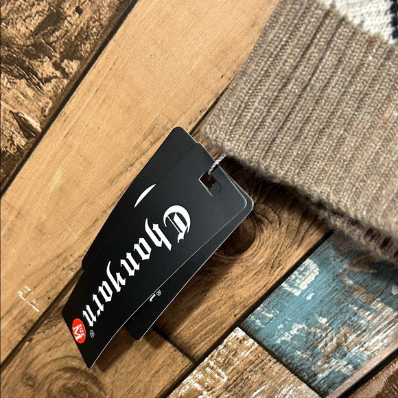 Classic Merino wool Sweater Vest in Brown and White - Picture 7 of 13